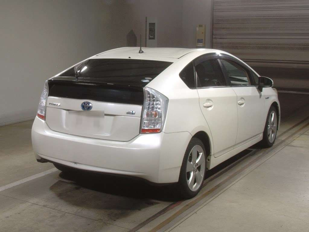 2010 Toyota Prius ZVW30[1]