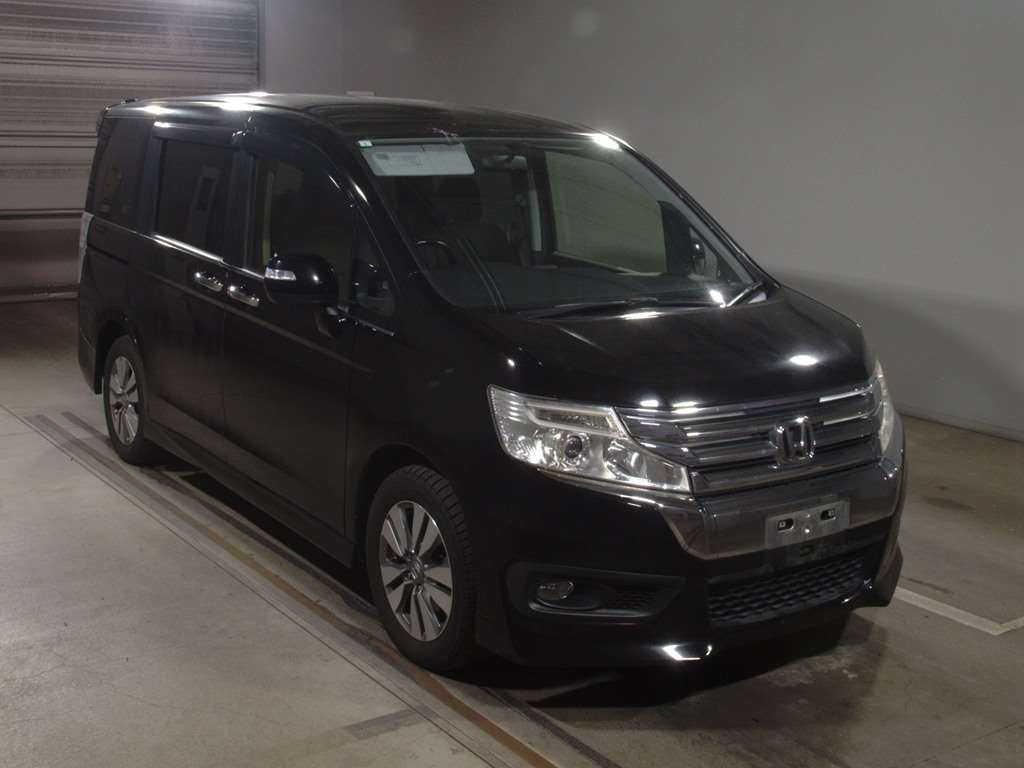 2015 Honda Step WGN Spada RK6[2]