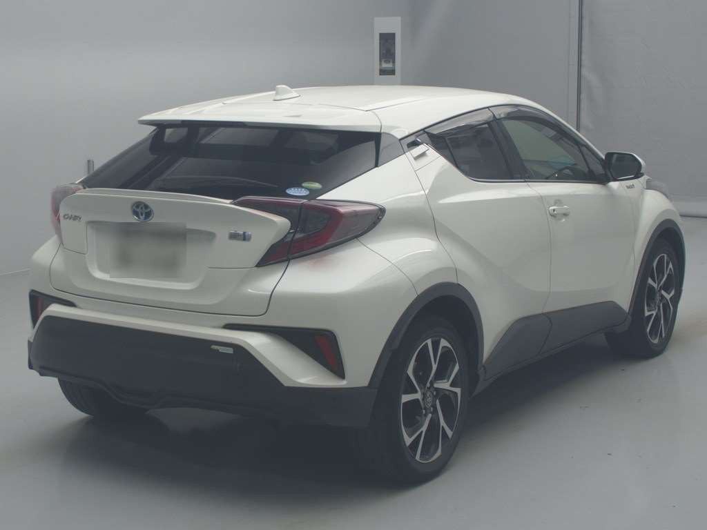 2017 Toyota C-HR ZYX10[1]