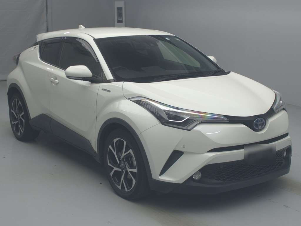 2017 Toyota C-HR ZYX10[2]