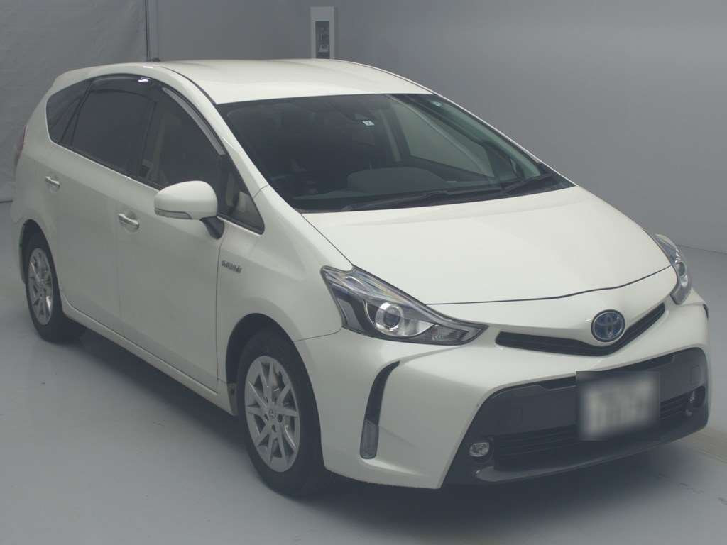 2019 Toyota Prius alpha ZVW41W[2]