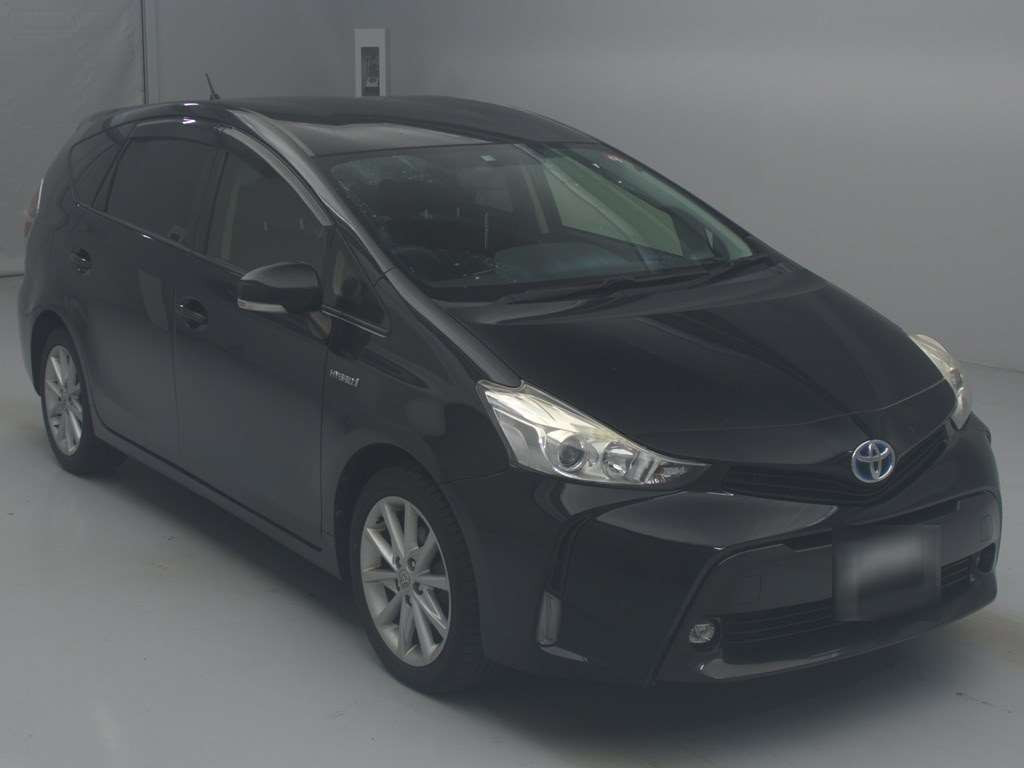 2016 Toyota Prius alpha ZVW41W[2]