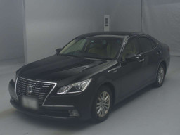 2013 Toyota Crown Hybrid