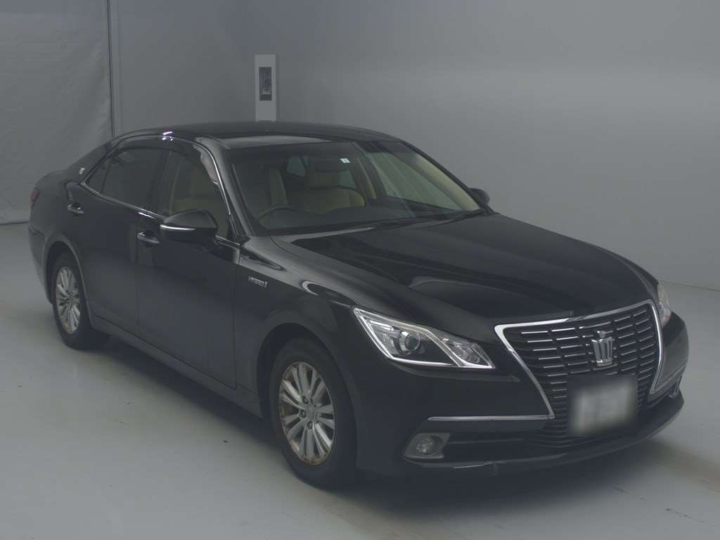 2013 Toyota Crown Hybrid AWS210[2]