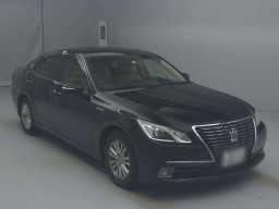 2013 Toyota Crown Hybrid