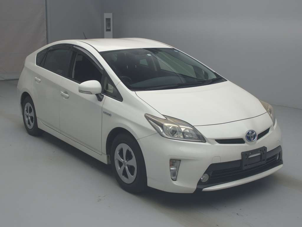 2013 Toyota Prius ZVW30[2]