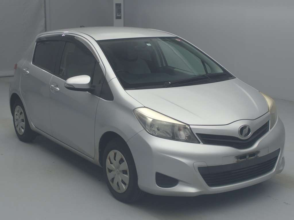 2011 Toyota Vitz KSP130[2]