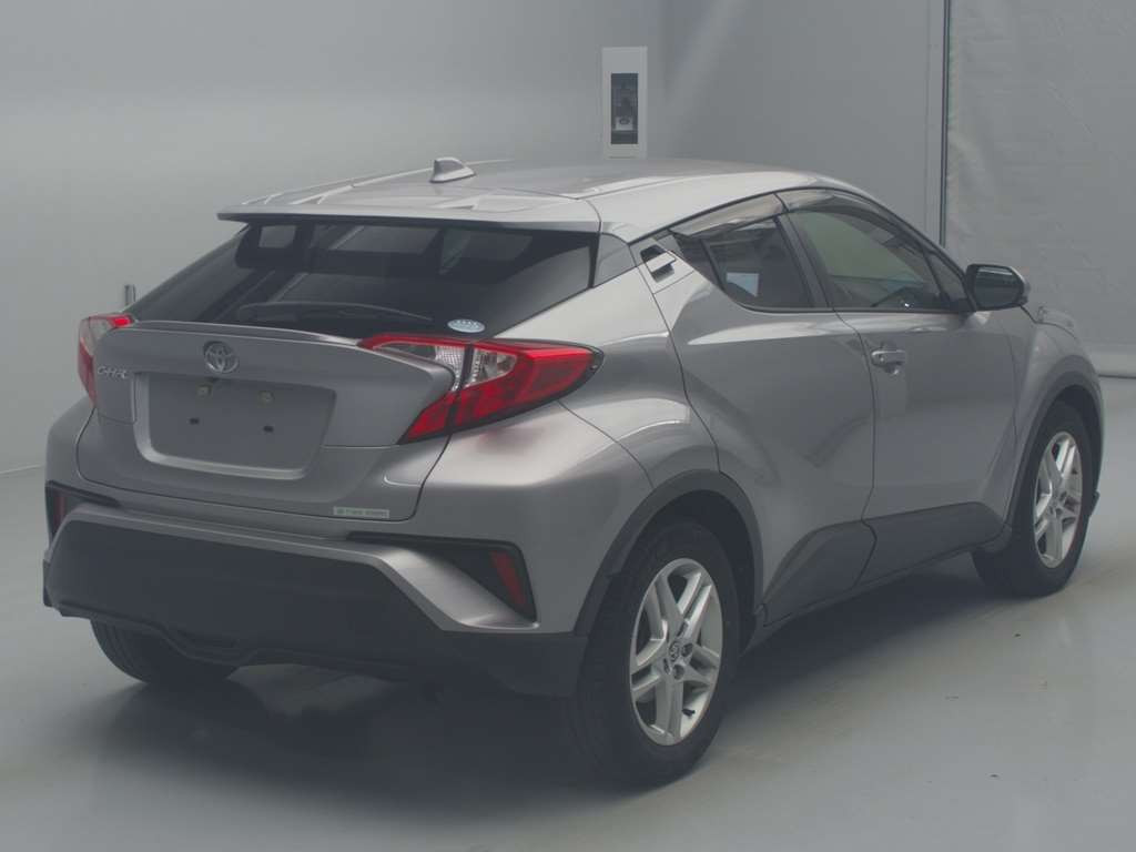 2020 Toyota C-HR NGX10[1]