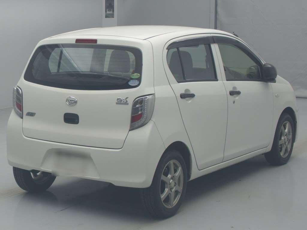 2013 Daihatsu Mira es LA300S[1]