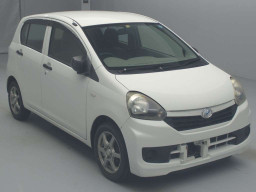 2013 Daihatsu Mira es