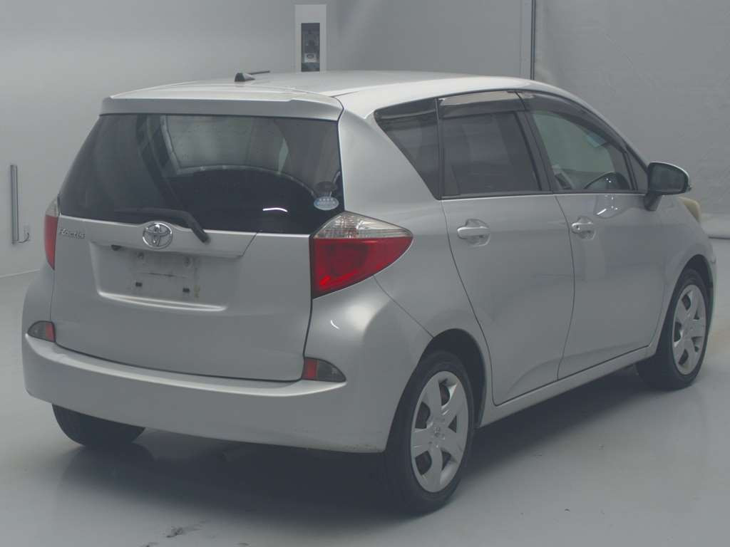 2011 Toyota Ractis NCP120[1]