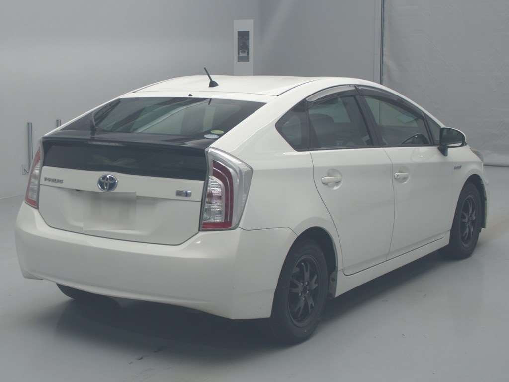 2012 Toyota Prius ZVW30[1]