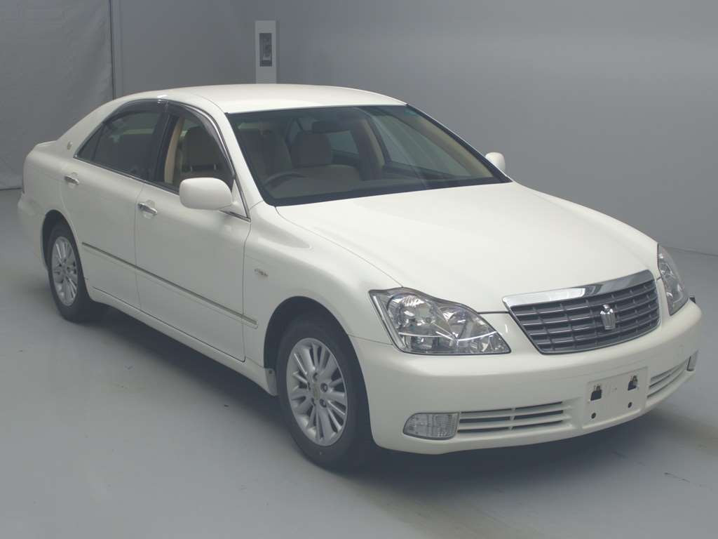 2005 Toyota Crown GRS180[2]