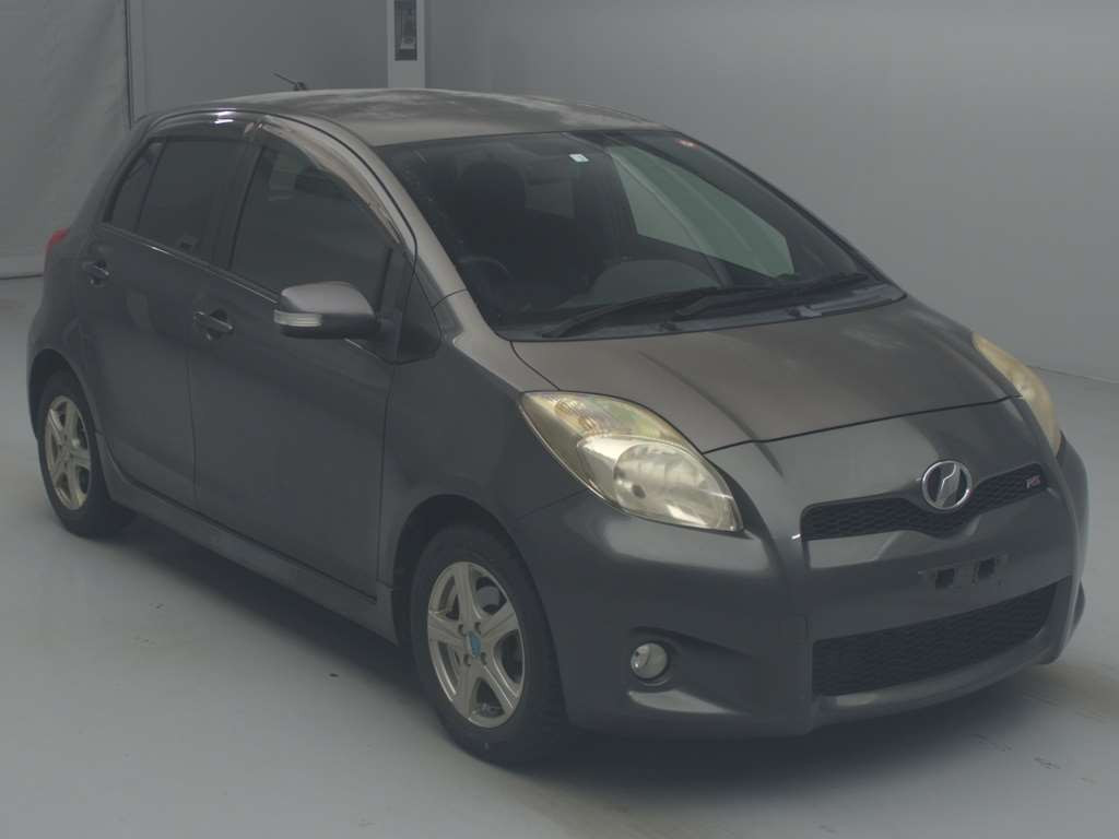 2009 Toyota Vitz SCP90[2]