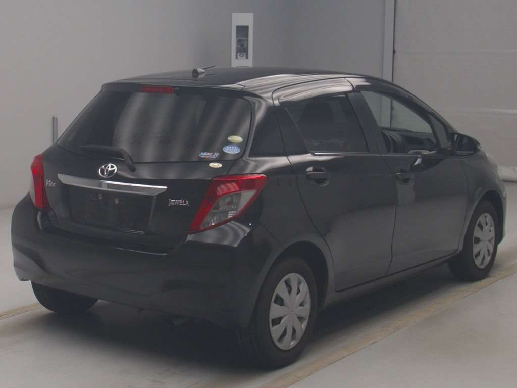 2011 Toyota Vitz NSP130[1]