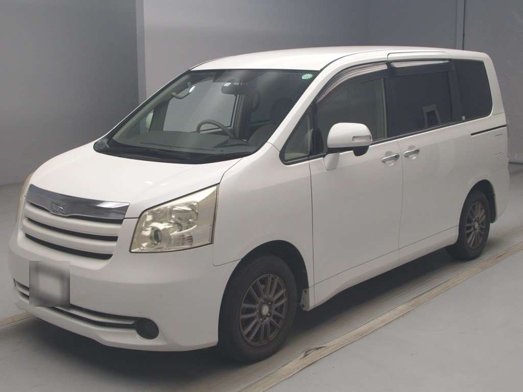 2010 Toyota Noah ZRR70G[0]