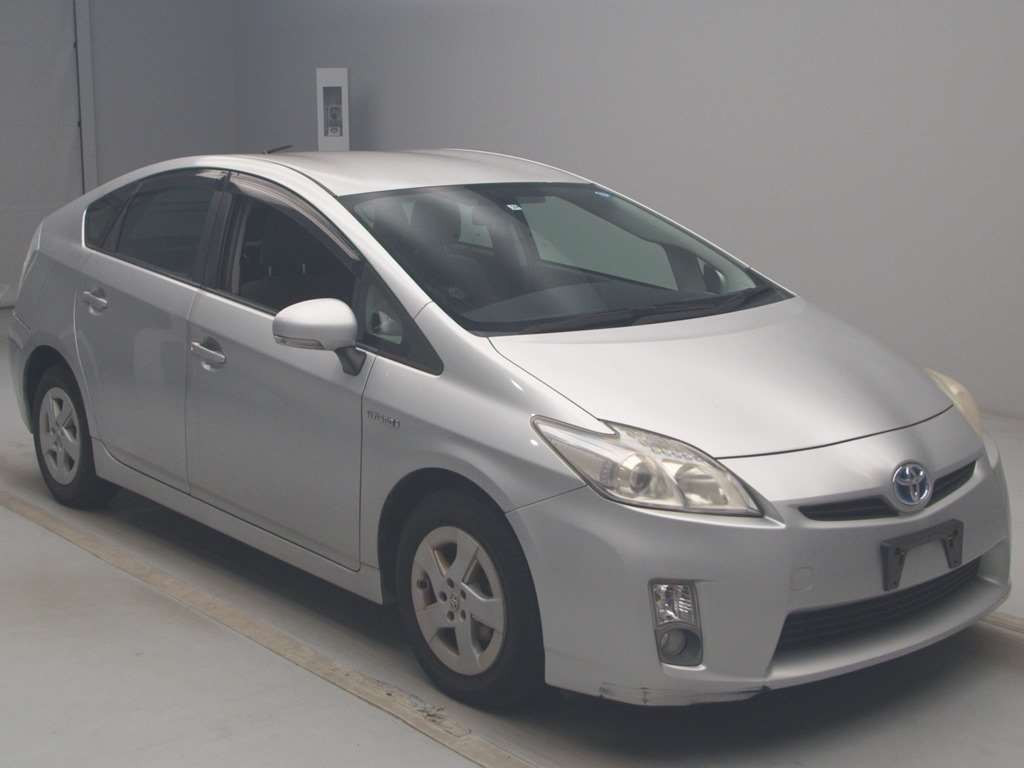 2011 Toyota Prius ZVW30[2]