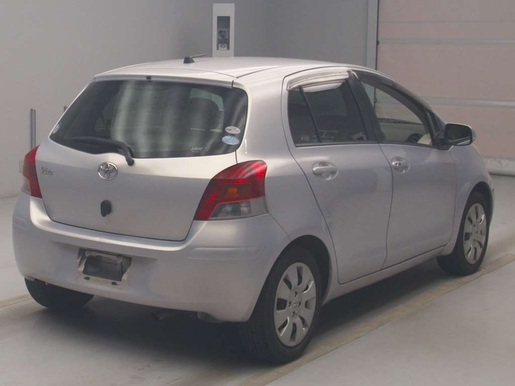 2010 Toyota Vitz NCP91[1]