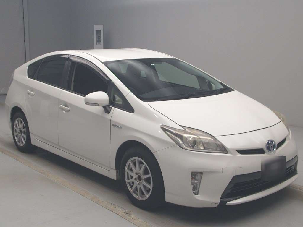 2014 Toyota Prius ZVW30[2]