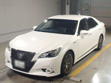 2015 Toyota Crown Hybrid