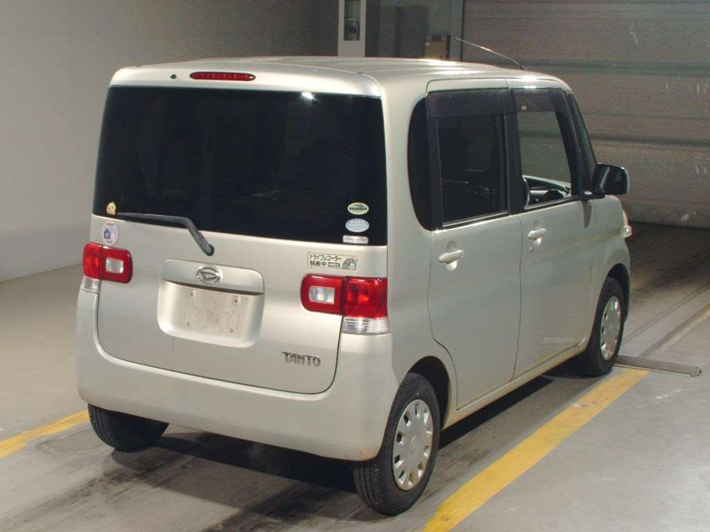 2010 Daihatsu Tanto L375S[1]