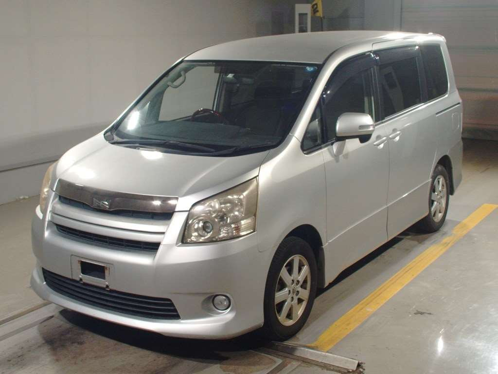 2007 Toyota Noah ZRR70W[0]