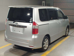 2007 Toyota Noah