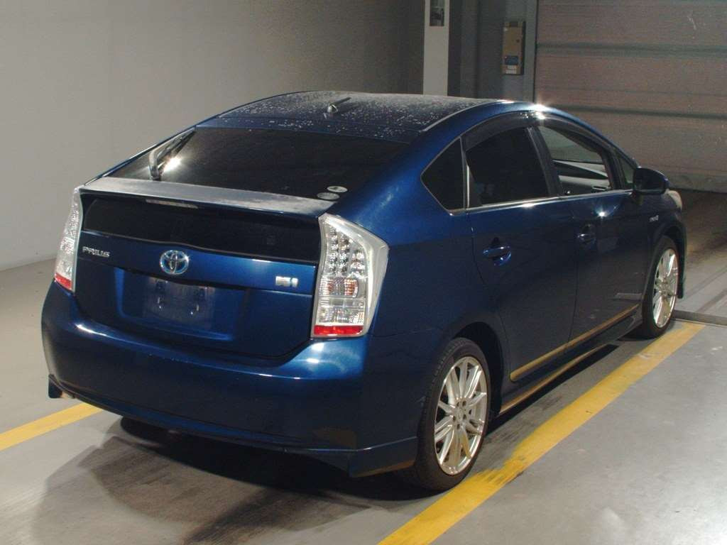 2010 Toyota Prius ZVW30[1]