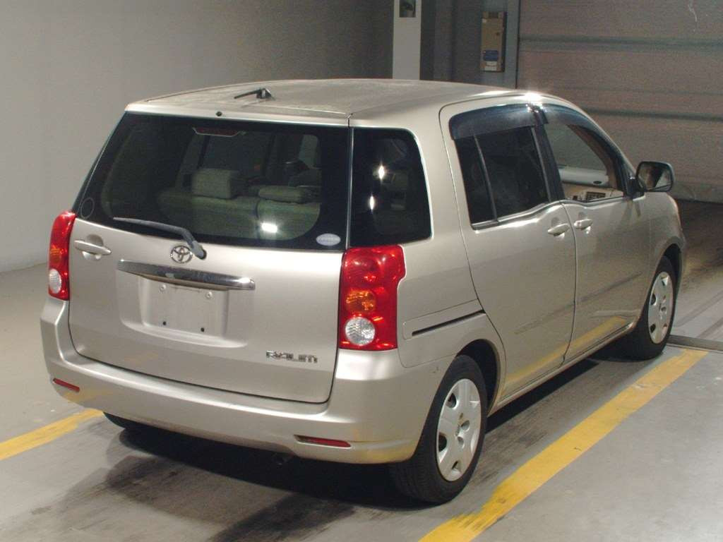 2003 Toyota Raum NCZ20[1]