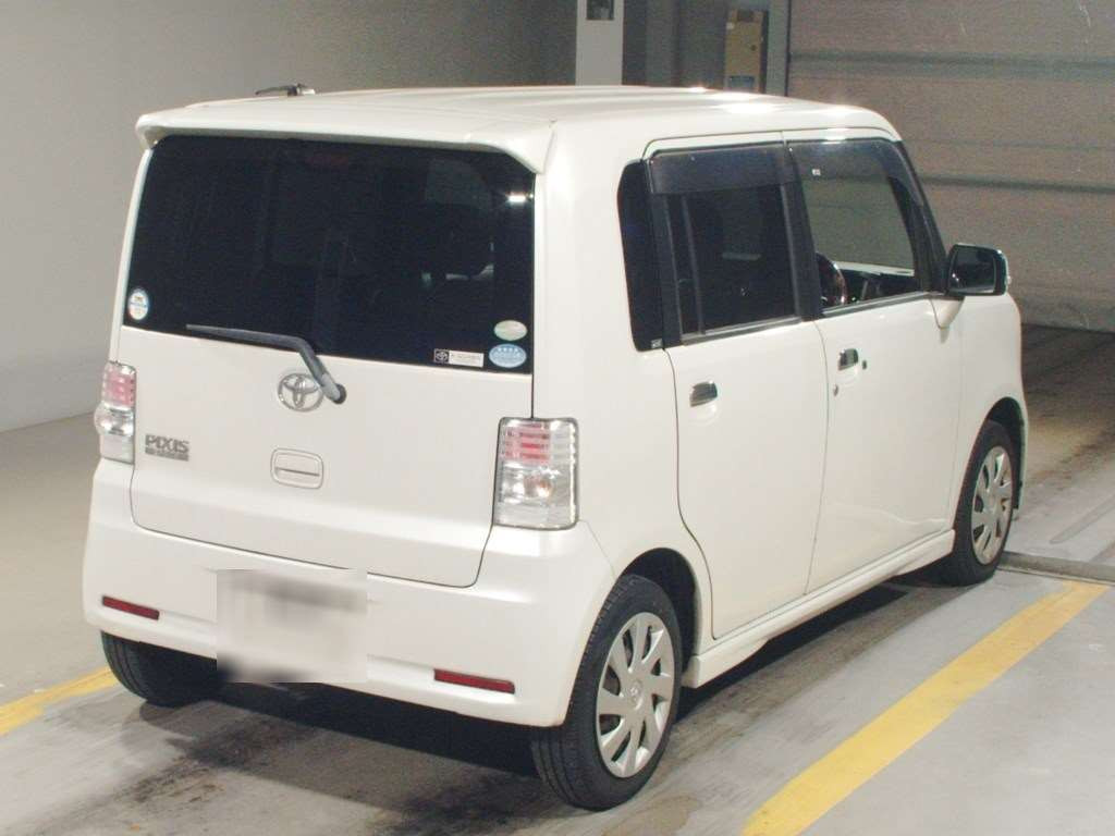 2012 Toyota Pixis Space L575A[1]