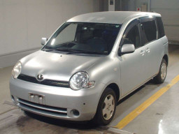 2004 Toyota Sienta