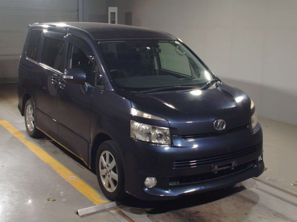 2010 Toyota Voxy ZRR70W[2]