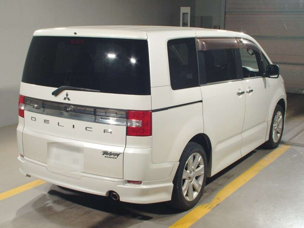 2011 Mitsubishi Delica D5 CV4W[1]