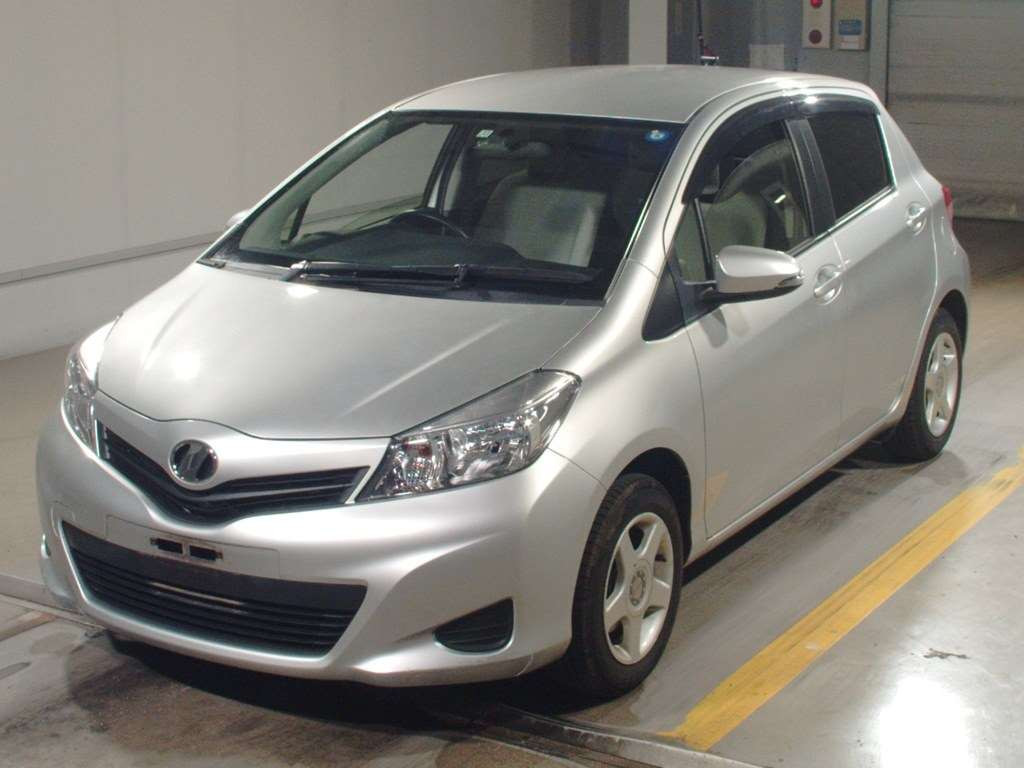 2013 Toyota Vitz NSP130[0]