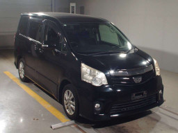 2010 Toyota Noah