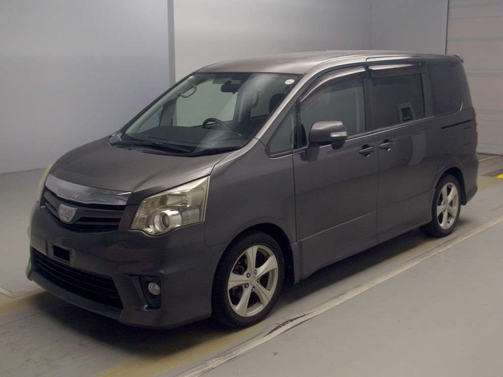 2010 Toyota Noah ZRR70W[0]