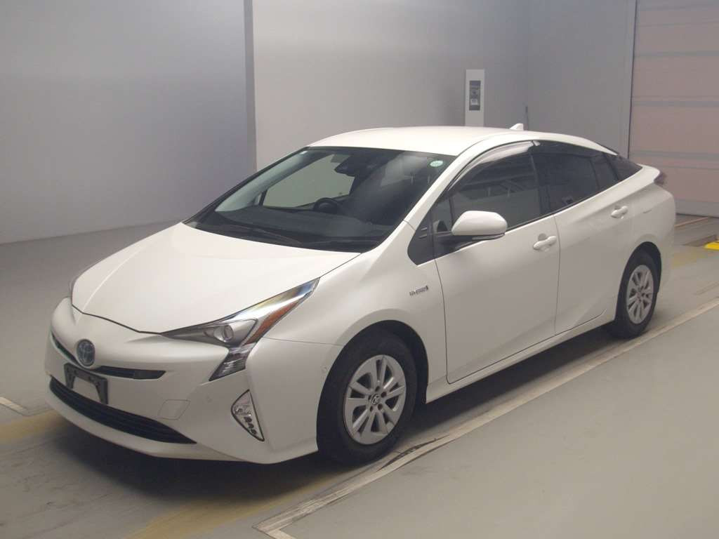 2018 Toyota Prius ZVW50[0]