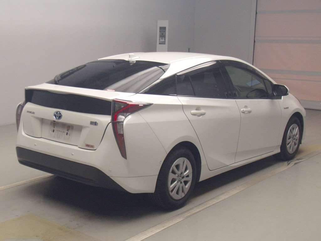 2018 Toyota Prius ZVW50[1]