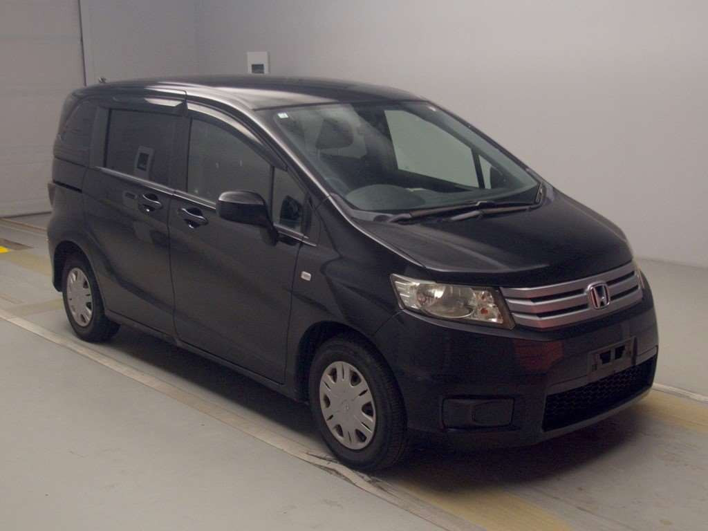 2010 Honda Freed Spike GB3[2]