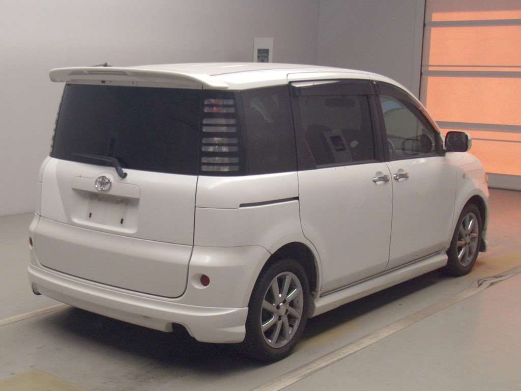 2005 Toyota Sienta NCP81G[1]