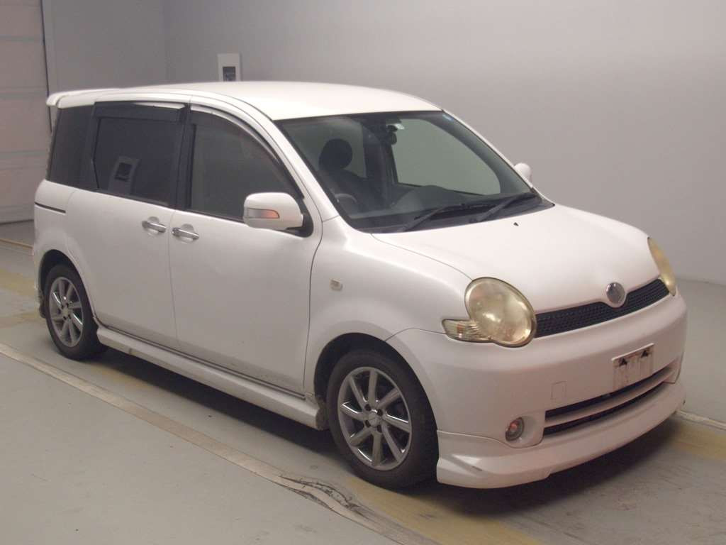 2005 Toyota Sienta NCP81G[2]