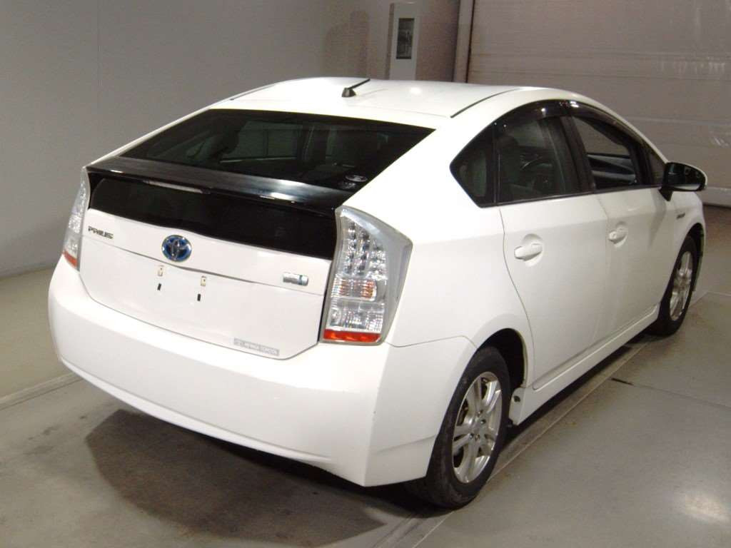 2010 Toyota Prius ZVW30[1]