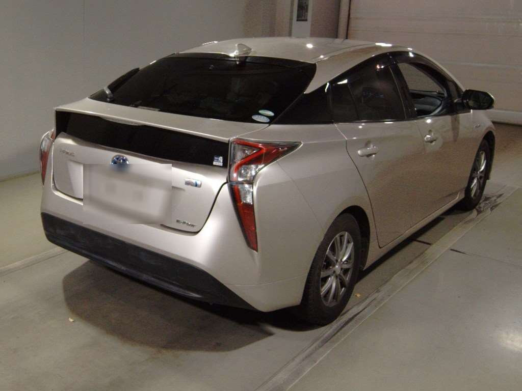 2016 Toyota Prius ZVW55[1]