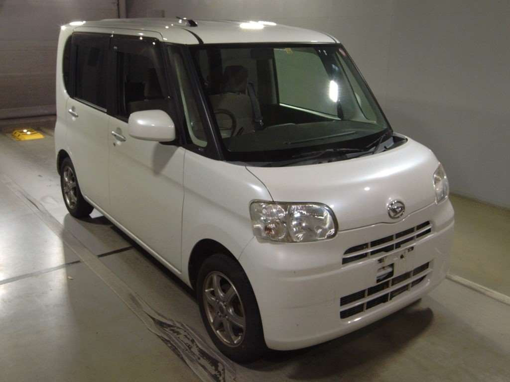 2013 Daihatsu Tanto L375S[2]