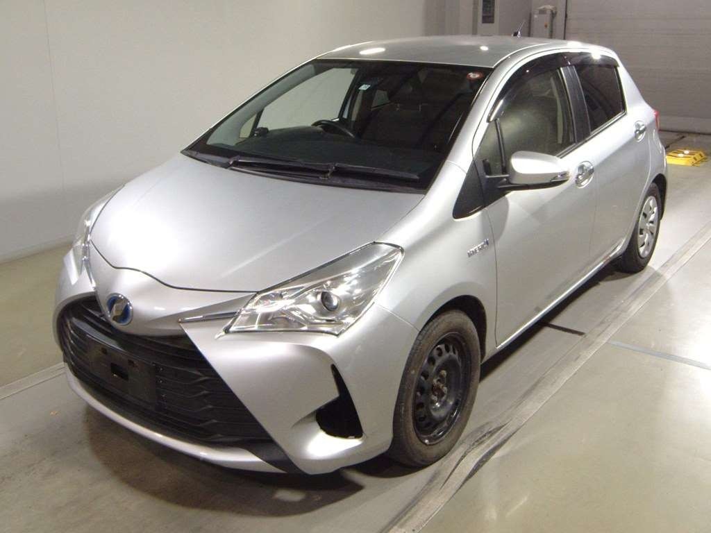 2017 Toyota Vitz NHP130[0]