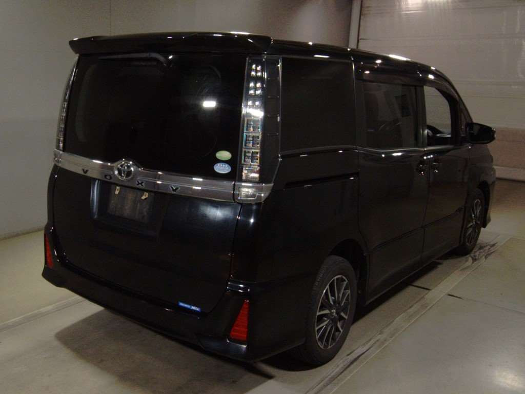 2014 Toyota Voxy ZRR85W[1]