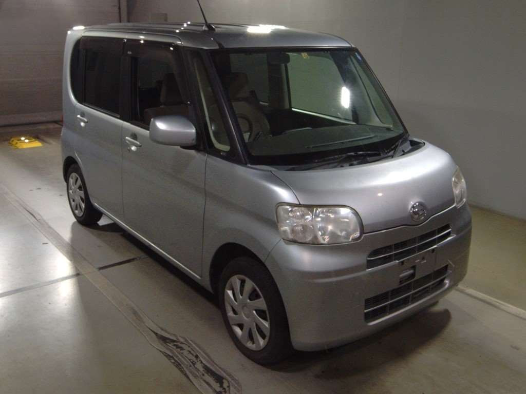 2013 Daihatsu Tanto L375S[2]