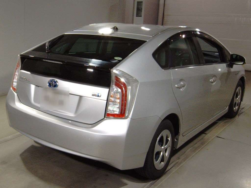 2013 Toyota Prius ZVW30[1]