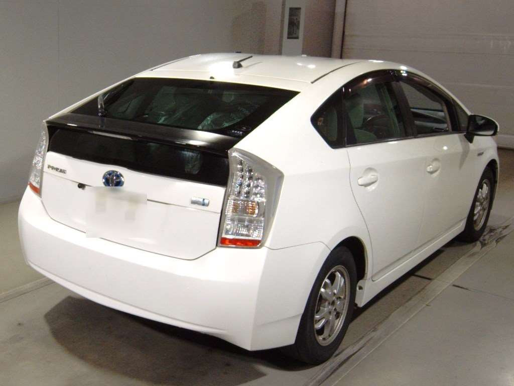 2010 Toyota Prius ZVW30[1]