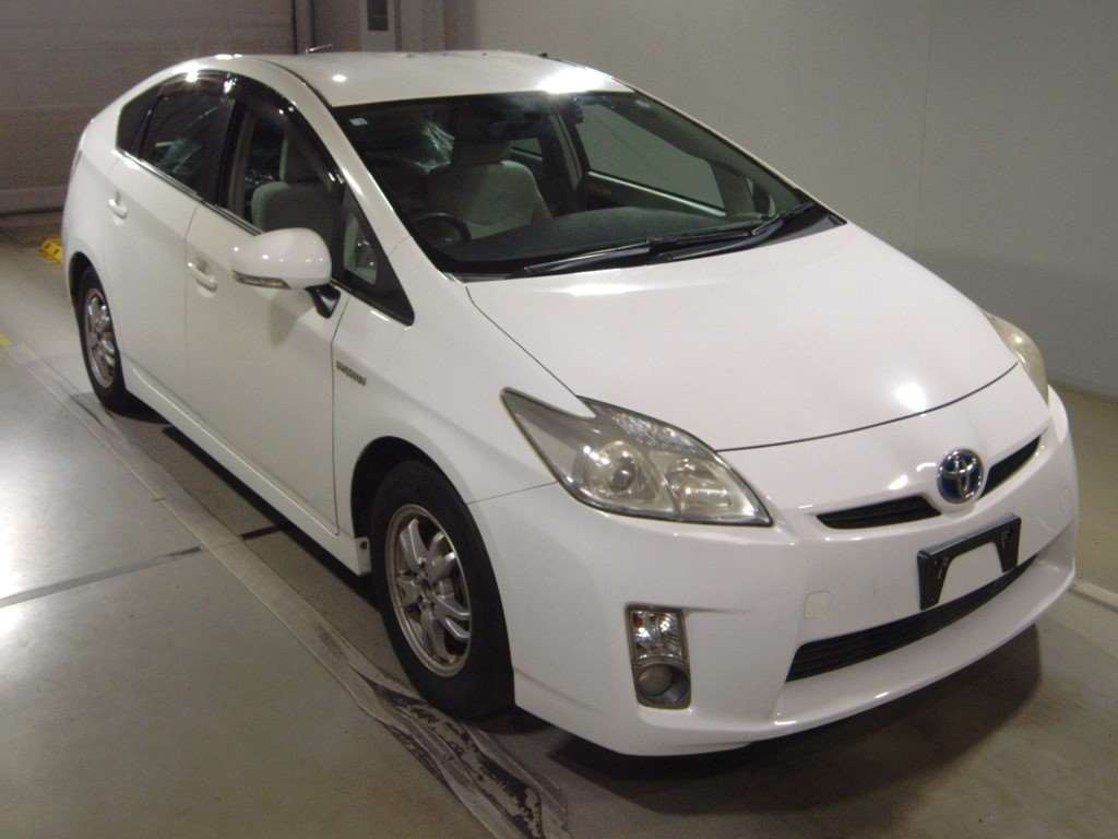 2010 Toyota Prius ZVW30[2]